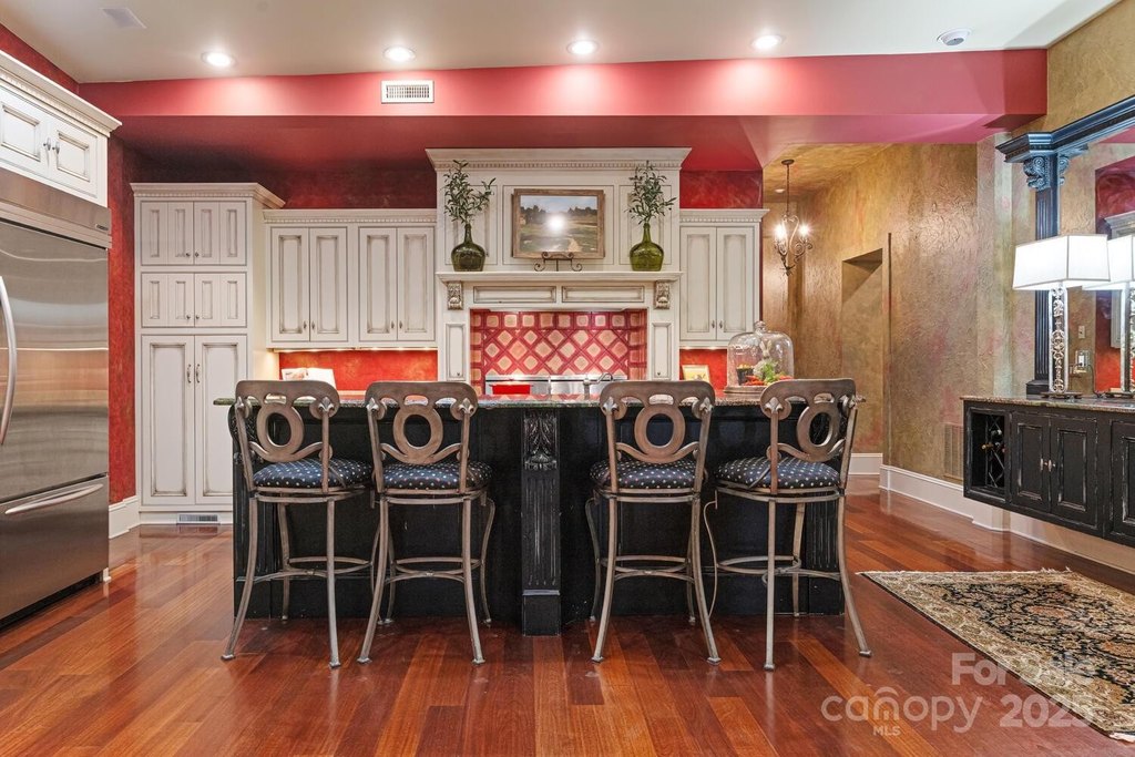 Hendersonville, North Carolina, 28792, United States, 4 Bedrooms Bedrooms, ,4.5 BathroomsBathrooms,Residential,Forsale,1904903