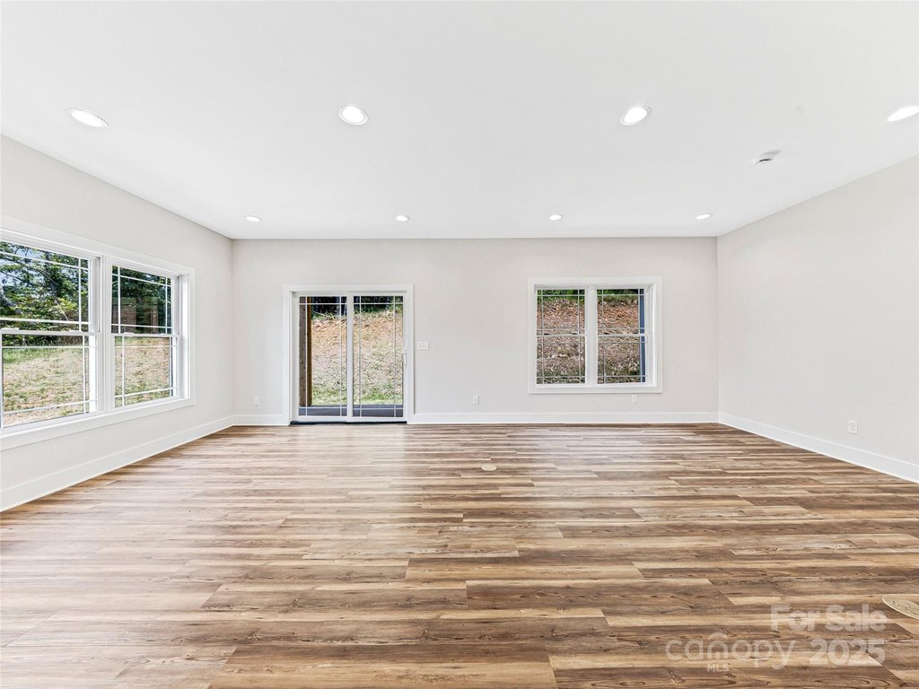 Mars Hill, North Carolina, 28754, United States, 3 Bedrooms Bedrooms, ,3 BathroomsBathrooms,Residential,Forsale,1907847