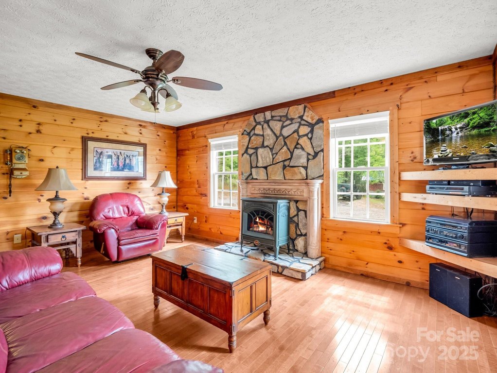 Rutherfordton, North Carolina, 28139, United States, 3 Bedrooms Bedrooms, ,2 BathroomsBathrooms,Residential,Forsale,1904901