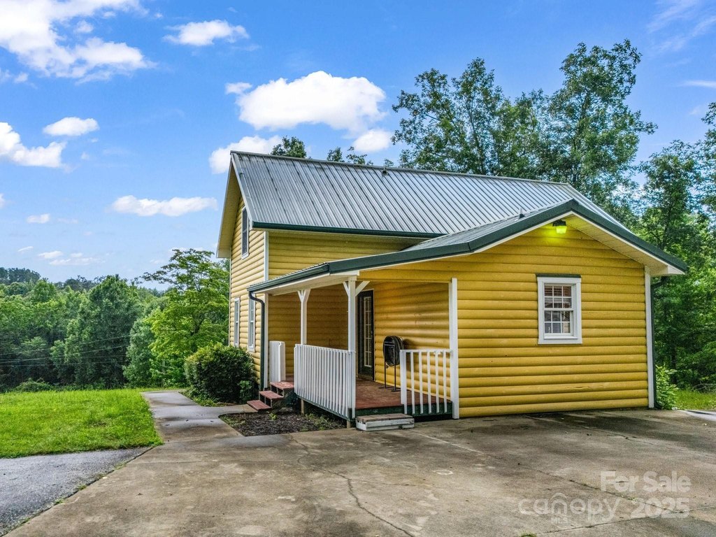 Rutherfordton, North Carolina, 28139, United States, 3 Bedrooms Bedrooms, ,2 BathroomsBathrooms,Residential,Forsale,1904901