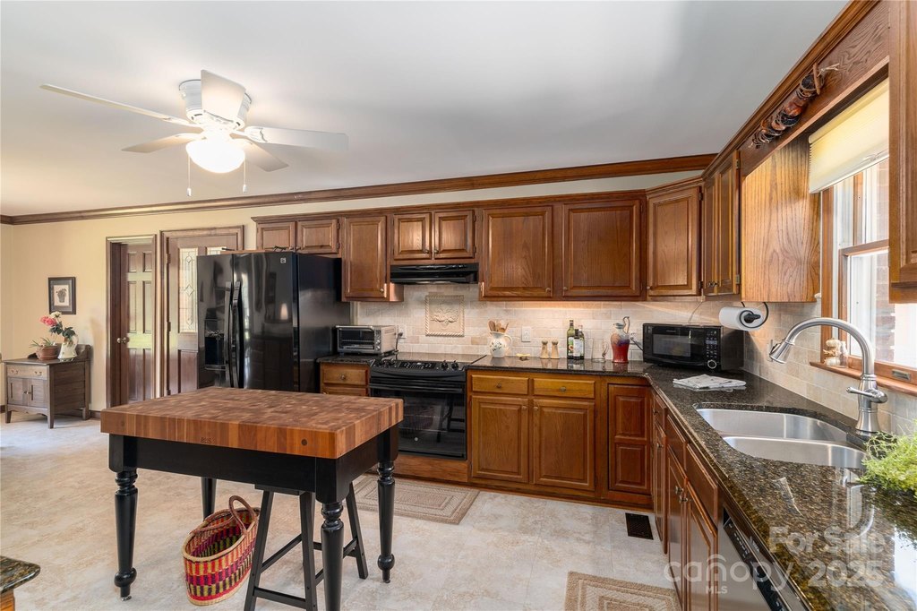 Mooresville, North Carolina, 28117, United States, 3 Bedrooms Bedrooms, ,4 BathroomsBathrooms,Residential,Forsale,1953169