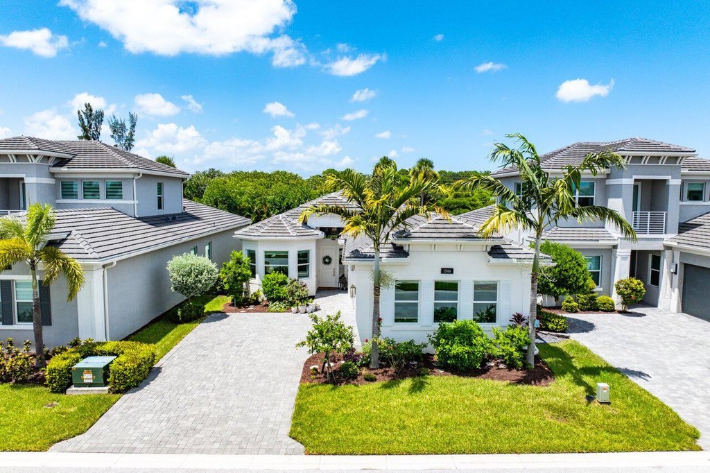 Delray Beach, Florida, 33446, United States, 2 Bedrooms Bedrooms, ,2.5 BathroomsBathrooms,Residential,Forsale,1929733