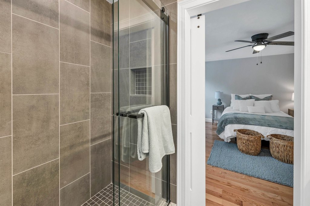 Meredith, New Hampshire, 03253, United States, 4 Bedrooms Bedrooms, ,2.5 BathroomsBathrooms,Residential,Forsale,2002408