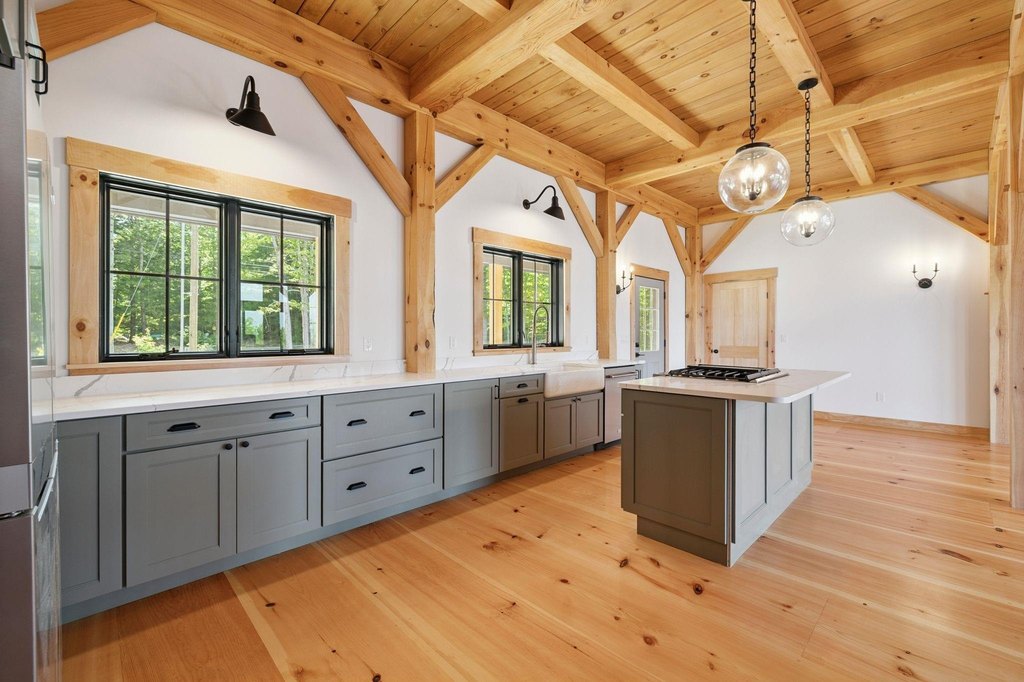 Ossipee, New Hampshire, 03814, United States, 4 Bedrooms Bedrooms, ,2.5 BathroomsBathrooms,Residential,Forsale,1952903