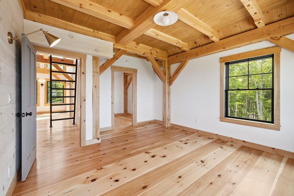 Ossipee, New Hampshire, 03814, United States, 4 Bedrooms Bedrooms, ,2.5 BathroomsBathrooms,Residential,Forsale,1952903