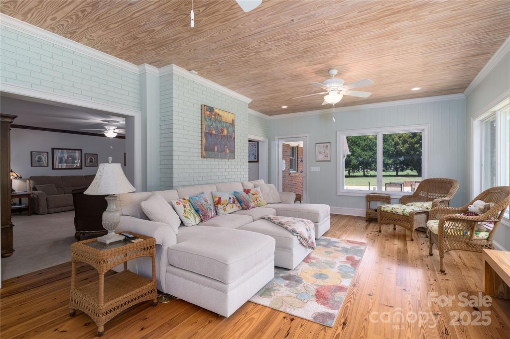 Mooresville, North Carolina, 28117, United States, 3 Bedrooms Bedrooms, ,4 BathroomsBathrooms,Residential,Forsale,1953169