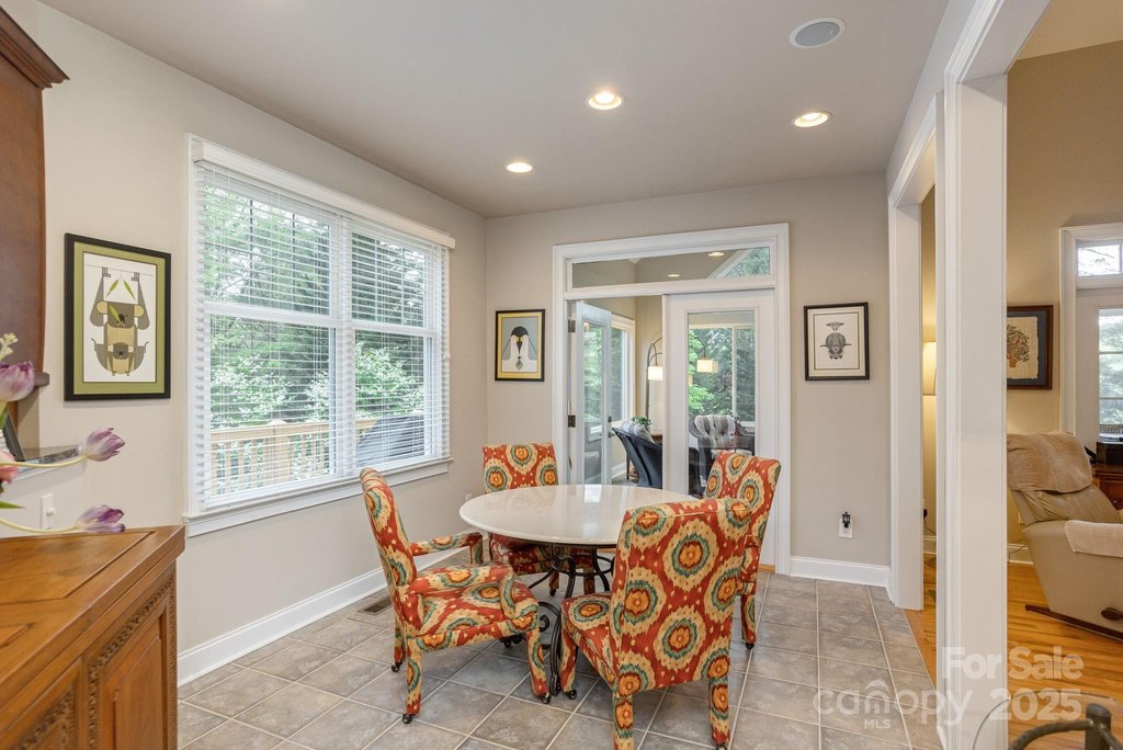 Hendersonville, North Carolina, 28739, United States, 3 Bedrooms Bedrooms, ,3.5 BathroomsBathrooms,Residential,Forsale,1985903