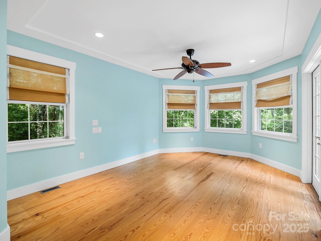 Tryon, North Carolina, 28782, United States, 3 Bedrooms Bedrooms, ,4 BathroomsBathrooms,Residential,Forsale,1904897