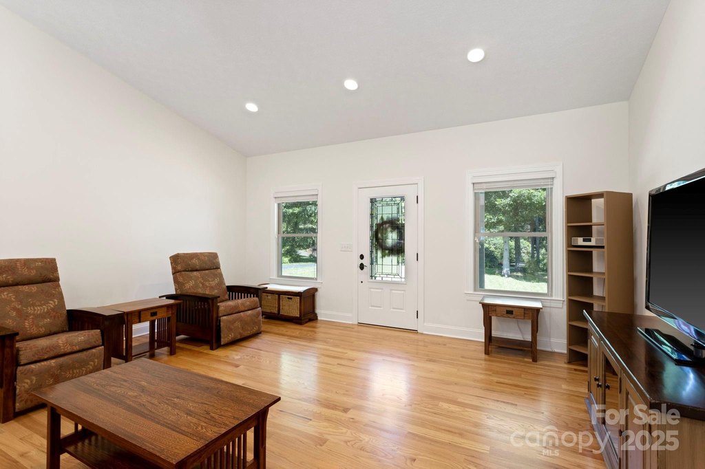 Flat Rock, North Carolina, 28731, United States, 3 Bedrooms Bedrooms, ,2 BathroomsBathrooms,Residential,Forsale,1904905