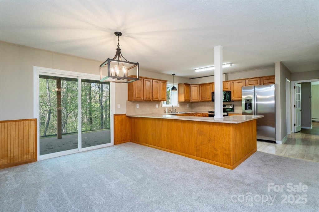 Hendersonville, North Carolina, 28739, United States, 4 Bedrooms Bedrooms, ,2.5 BathroomsBathrooms,Residential,Forsale,1960266