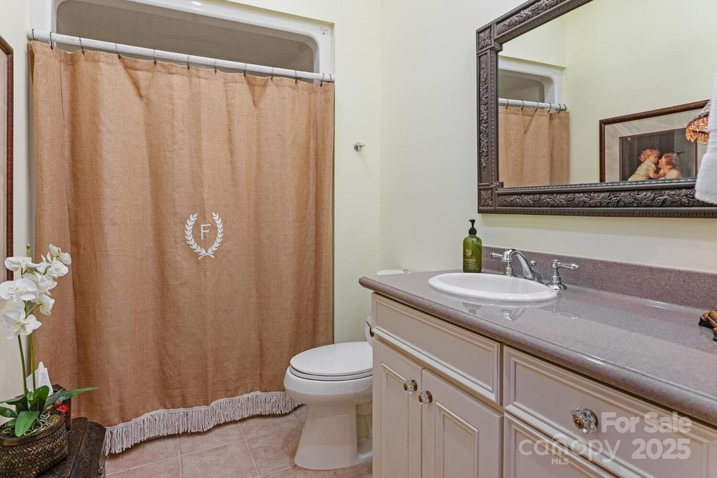 Hendersonville, North Carolina, 28792, United States, 4 Bedrooms Bedrooms, ,4.5 BathroomsBathrooms,Residential,Forsale,1904903