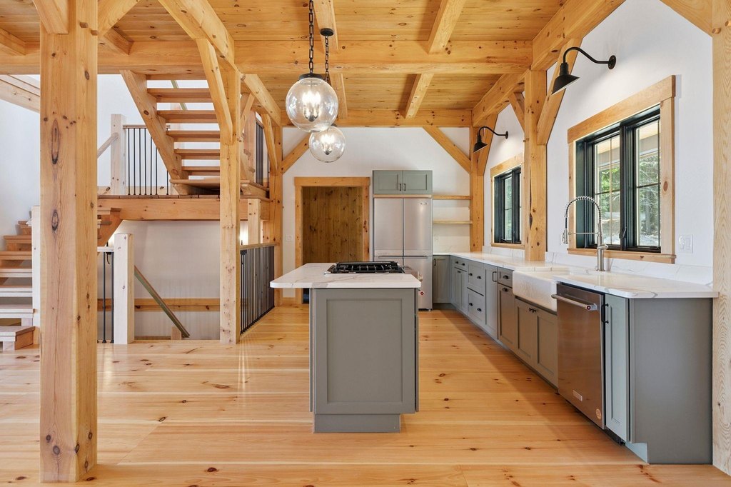 Ossipee, New Hampshire, 03814, United States, 4 Bedrooms Bedrooms, ,2.5 BathroomsBathrooms,Residential,Forsale,1952903
