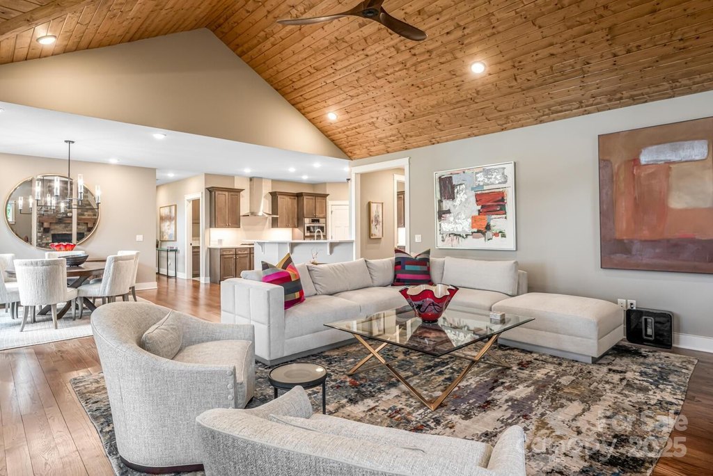 Flat Rock, North Carolina, 28731, United States, 4 Bedrooms Bedrooms, ,3.5 BathroomsBathrooms,Residential,Forsale,1886036