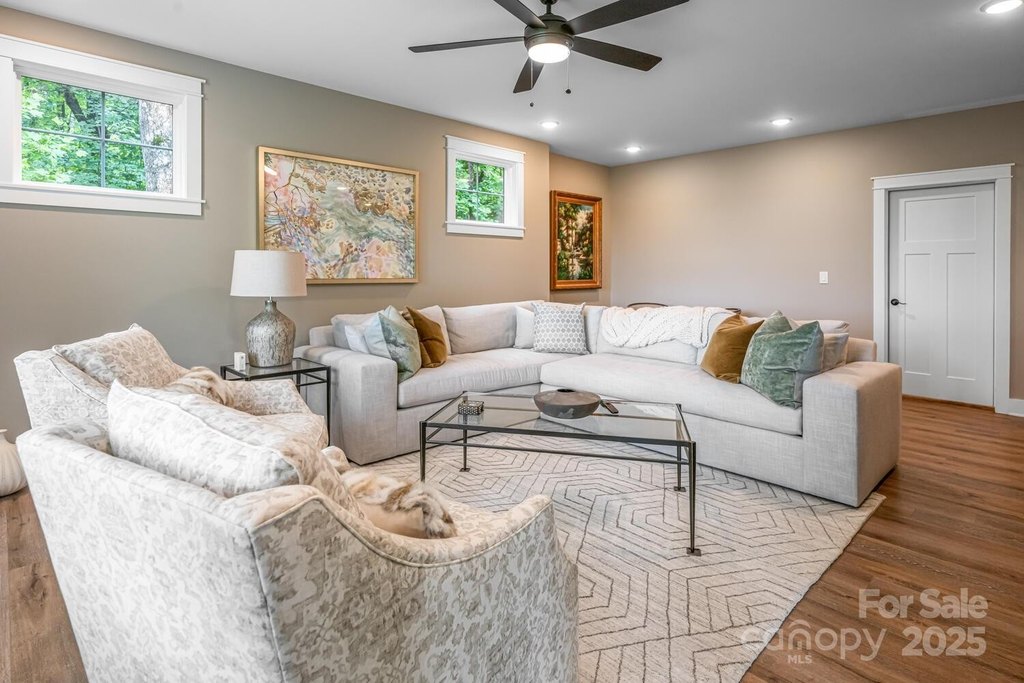 Flat Rock, North Carolina, 28731, United States, 4 Bedrooms Bedrooms, ,3.5 BathroomsBathrooms,Residential,Forsale,1886036