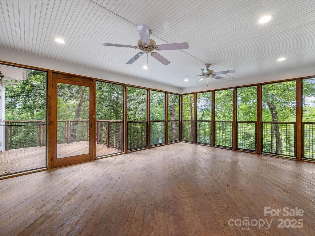 Tryon, North Carolina, 28782, United States, 3 Bedrooms Bedrooms, ,4 BathroomsBathrooms,Residential,Forsale,1904897
