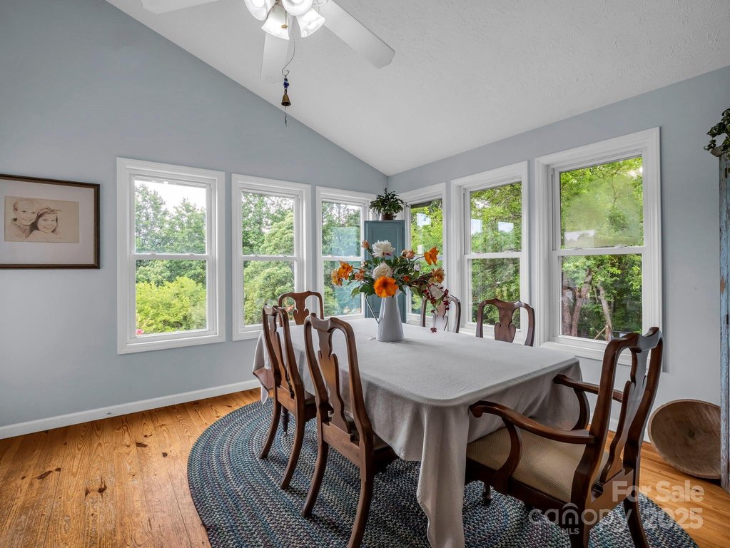 Saluda, North Carolina, 28773, United States, 4 Bedrooms Bedrooms, ,2 BathroomsBathrooms,Residential,Forsale,1960269