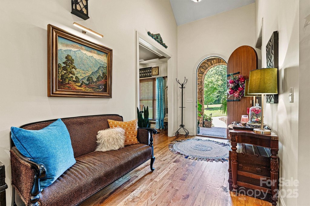 Hickory, North Carolina, 28601, United States, 4 Bedrooms Bedrooms, ,2.5 BathroomsBathrooms,Residential,Forsale,2007671