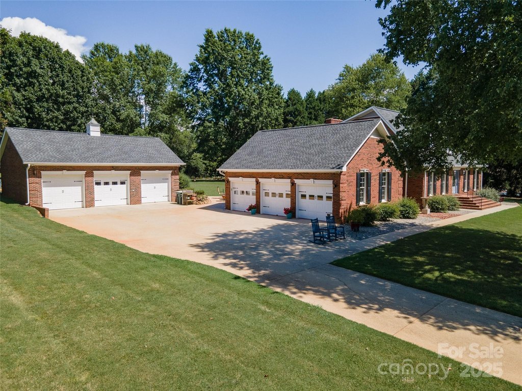 Mooresville, North Carolina, 28117, United States, 3 Bedrooms Bedrooms, ,4 BathroomsBathrooms,Residential,Forsale,1953169