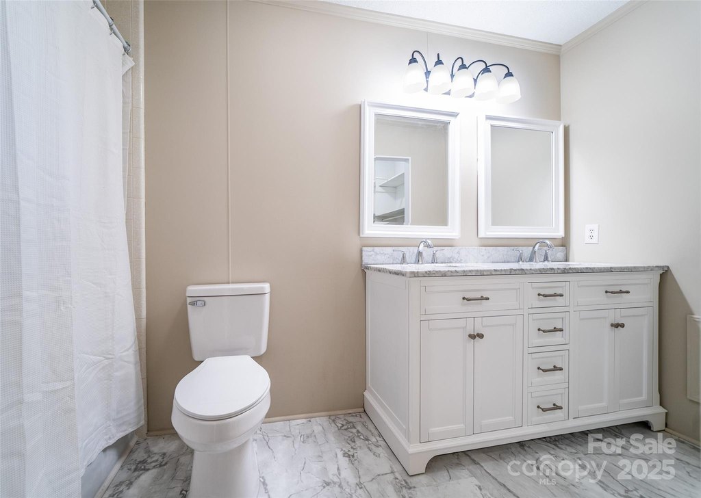 Hendersonville, North Carolina, 28739, United States, 4 Bedrooms Bedrooms, ,2.5 BathroomsBathrooms,Residential,Forsale,1960266