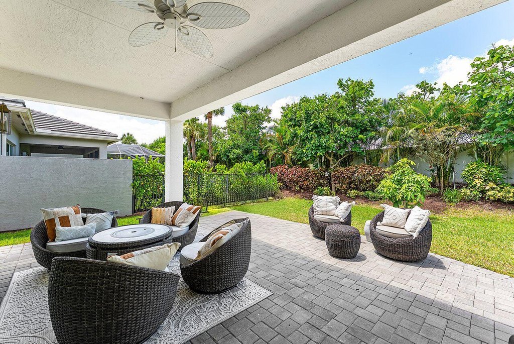 Delray Beach, Florida, 33446, United States, 2 Bedrooms Bedrooms, ,2.5 BathroomsBathrooms,Residential,Forsale,1929733