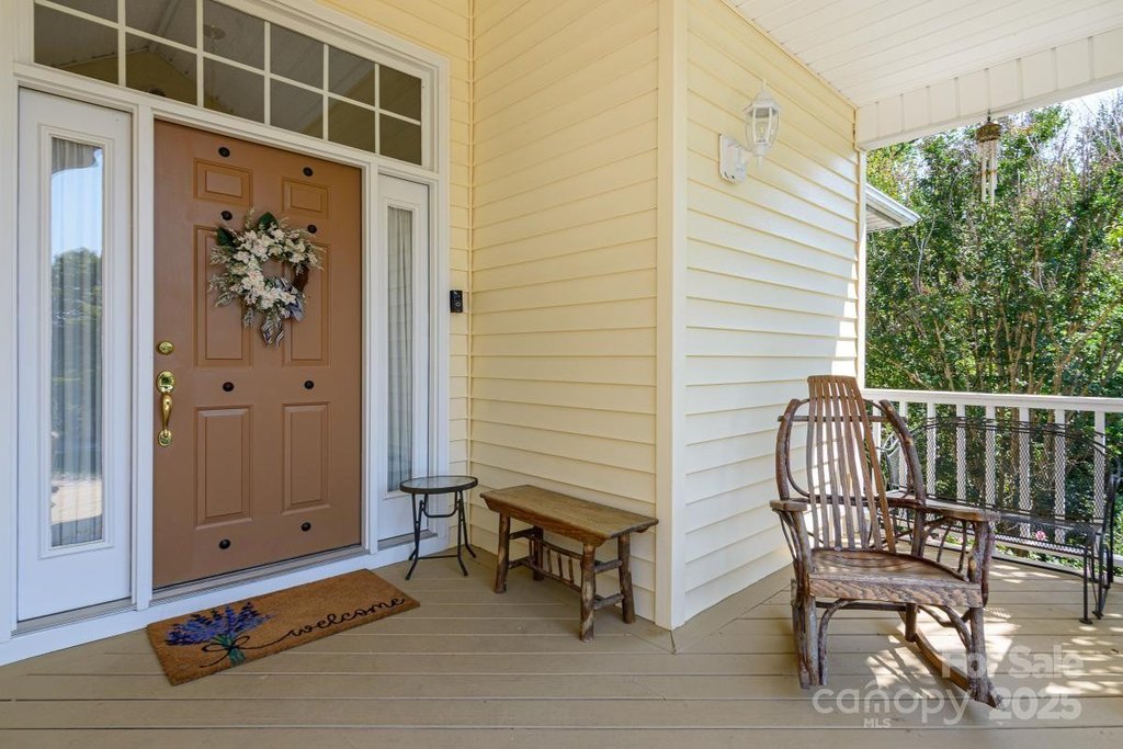 Hendersonville, North Carolina, 28739, United States, 3 Bedrooms Bedrooms, ,2 BathroomsBathrooms,Residential,Forsale,1960265