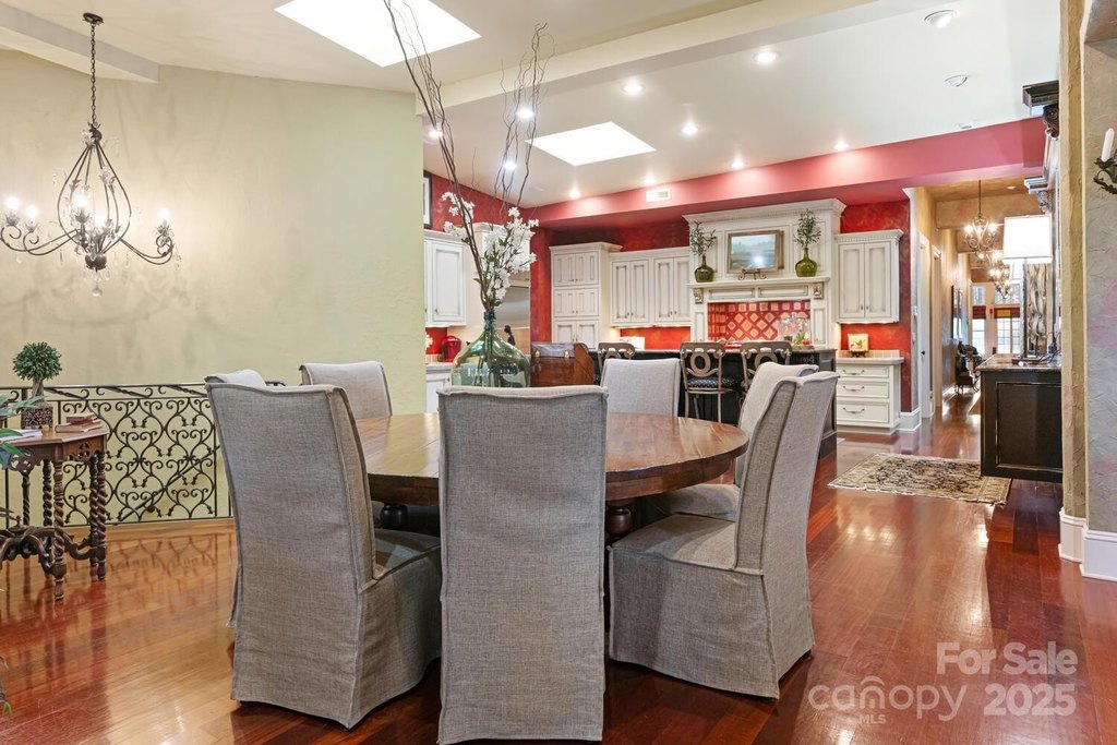 Hendersonville, North Carolina, 28792, United States, 4 Bedrooms Bedrooms, ,4.5 BathroomsBathrooms,Residential,Forsale,1904903