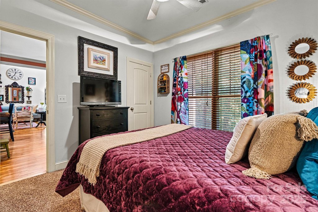 Hickory, North Carolina, 28601, United States, 4 Bedrooms Bedrooms, ,2.5 BathroomsBathrooms,Residential,Forsale,2007671