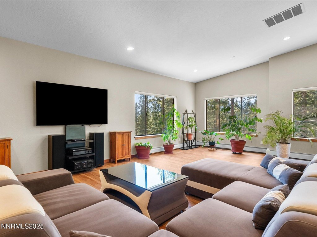 Zephyr Cove, Nevada, 89448, United States, 6 Bedrooms Bedrooms, ,6 BathroomsBathrooms,Residential,Forsale,1886477