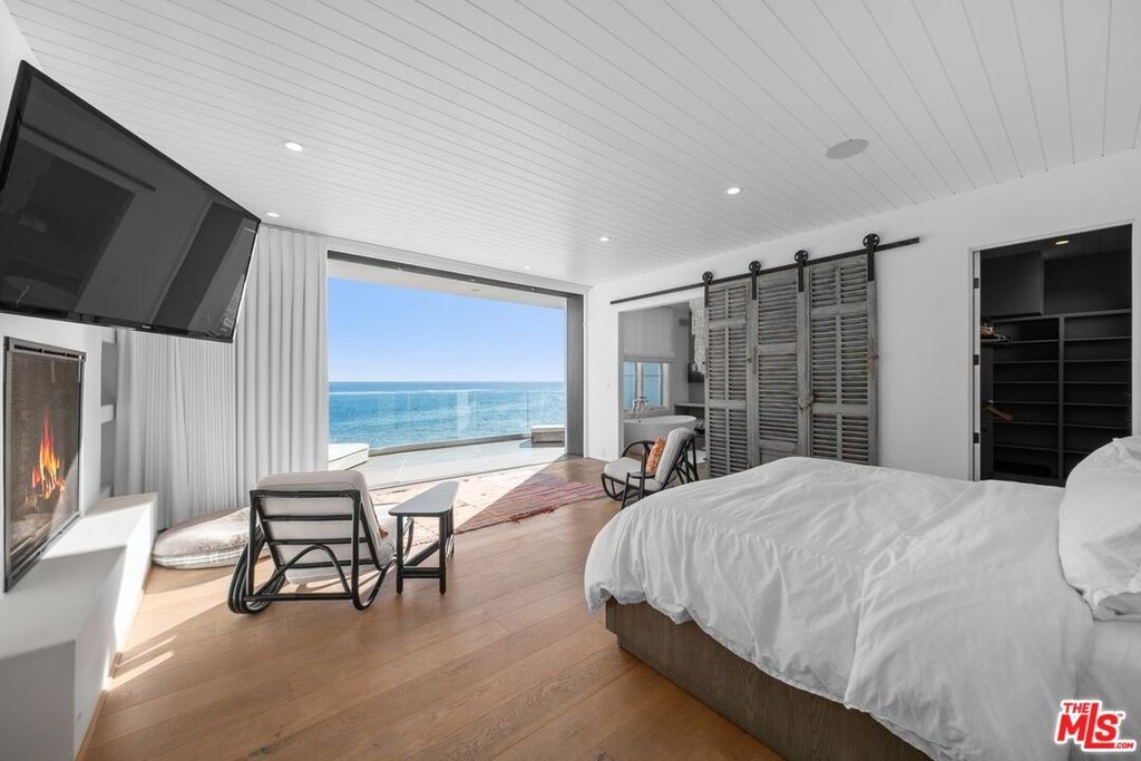 Malibu, California, 90265, United States, 3 Bedrooms Bedrooms, ,2.5 BathroomsBathrooms,Residential,Forsale,1922130