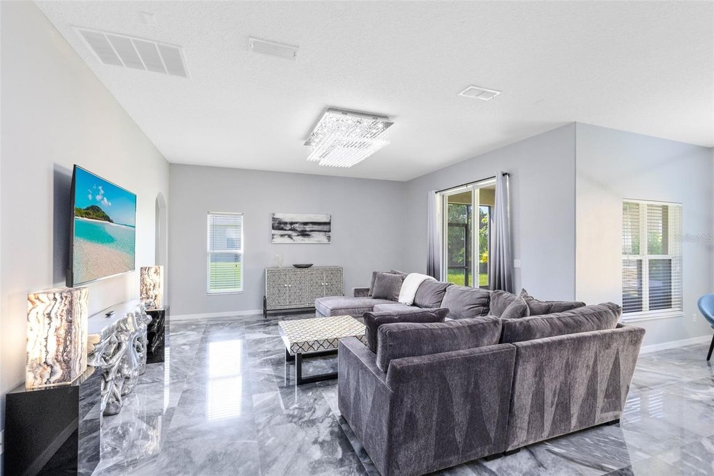 WINTER GARDEN, Florida, 34787, United States, 4 Bedrooms Bedrooms, ,3 BathroomsBathrooms,Residential,Forsale,1919167