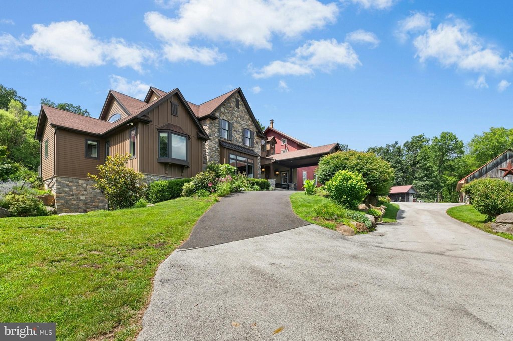 SELLERSVILLE, Pennsylvania, 18960, United States, 9 Bedrooms Bedrooms, ,5.5 BathroomsBathrooms,Residential,Forsale,1929512