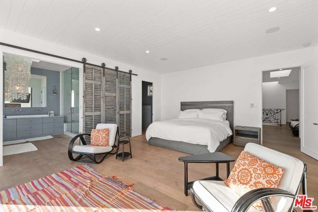 Malibu, California, 90265, United States, 3 Bedrooms Bedrooms, ,2.5 BathroomsBathrooms,Residential,Forsale,1922130