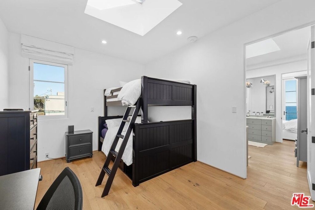 Malibu, California, 90265, United States, 3 Bedrooms Bedrooms, ,2.5 BathroomsBathrooms,Residential,Forsale,1922130