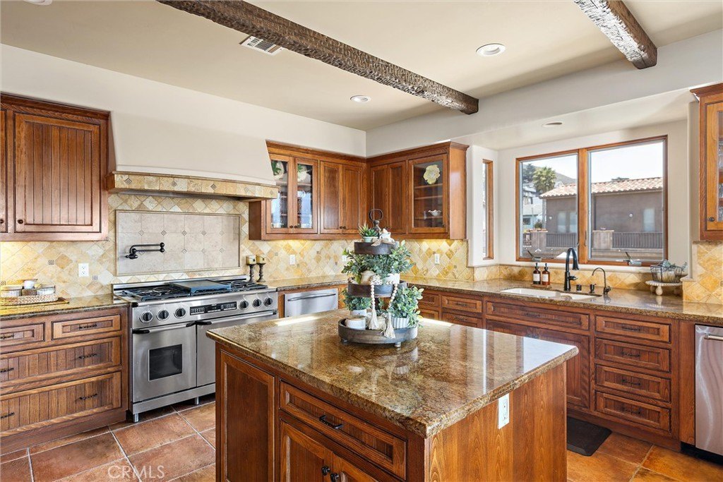 Cayucos, California, 93430, United States, 6 Bedrooms Bedrooms, ,5.5 BathroomsBathrooms,Residential,Forsale,1899779