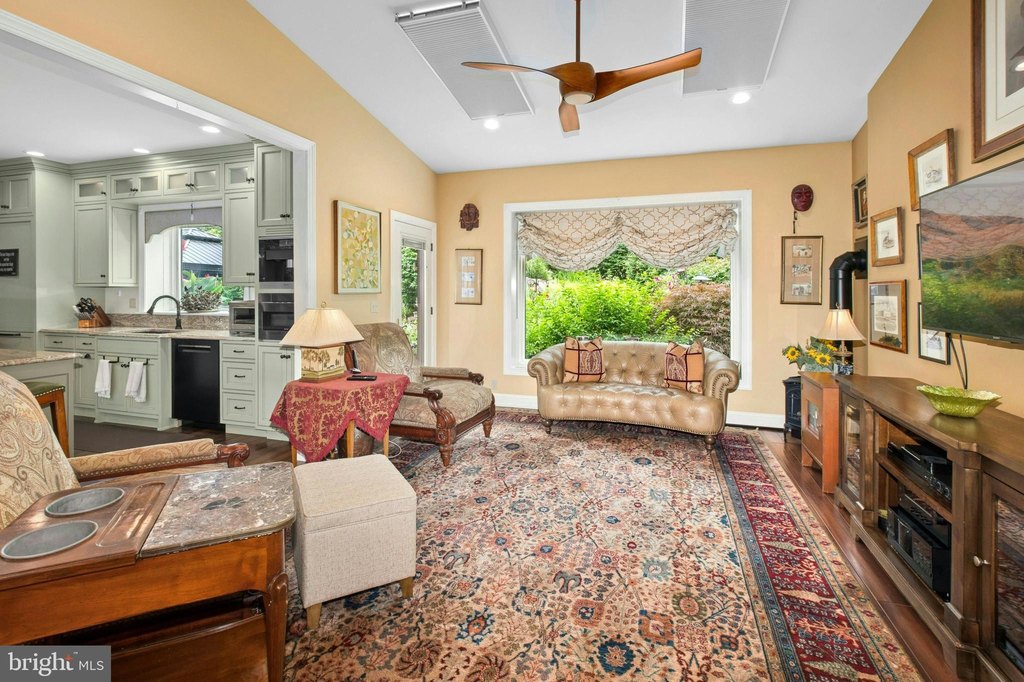 SELLERSVILLE, Pennsylvania, 18960, United States, 9 Bedrooms Bedrooms, ,5.5 BathroomsBathrooms,Residential,Forsale,1929512