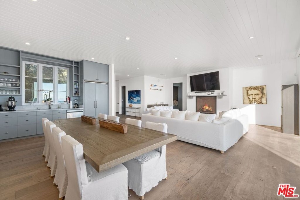 Malibu, California, 90265, United States, 3 Bedrooms Bedrooms, ,2.5 BathroomsBathrooms,Residential,Forsale,1922130
