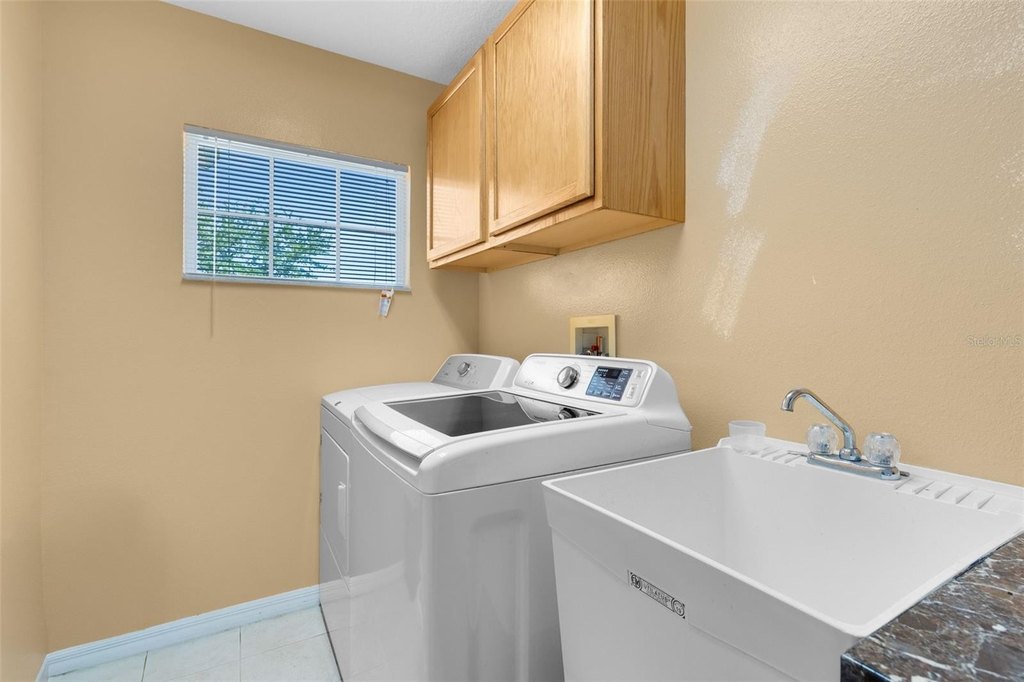 WINTER GARDEN, Florida, 34787, United States, 4 Bedrooms Bedrooms, ,3 BathroomsBathrooms,Residential,Forsale,1919167