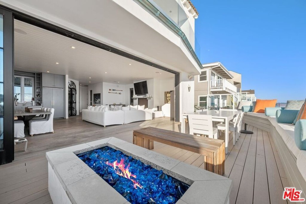Malibu, California, 90265, United States, 3 Bedrooms Bedrooms, ,2.5 BathroomsBathrooms,Residential,Forsale,1922130