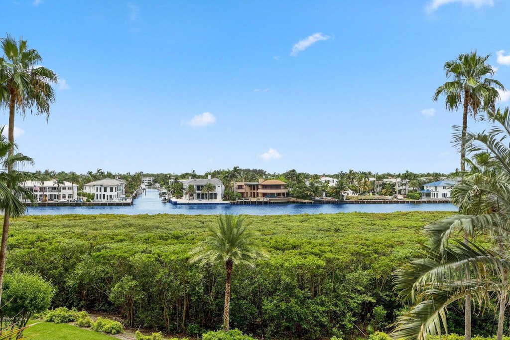 Highland Beach, Florida, 33487, United States, 2 Bedrooms Bedrooms, ,2.5 BathroomsBathrooms,Residential,Forsale,2009905