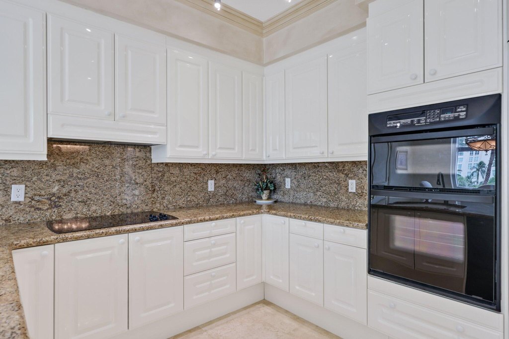 Highland Beach, Florida, 33487, United States, 2 Bedrooms Bedrooms, ,2.5 BathroomsBathrooms,Residential,Forsale,2009905