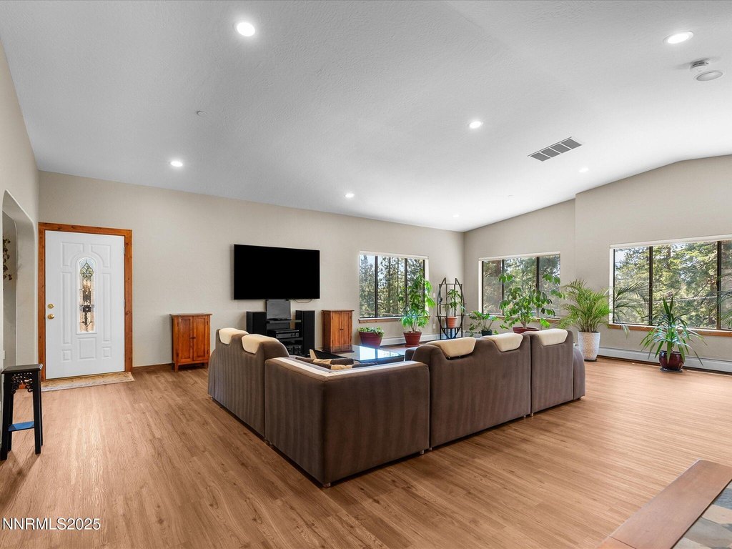 Zephyr Cove, Nevada, 89448, United States, 6 Bedrooms Bedrooms, ,6 BathroomsBathrooms,Residential,Forsale,1886477