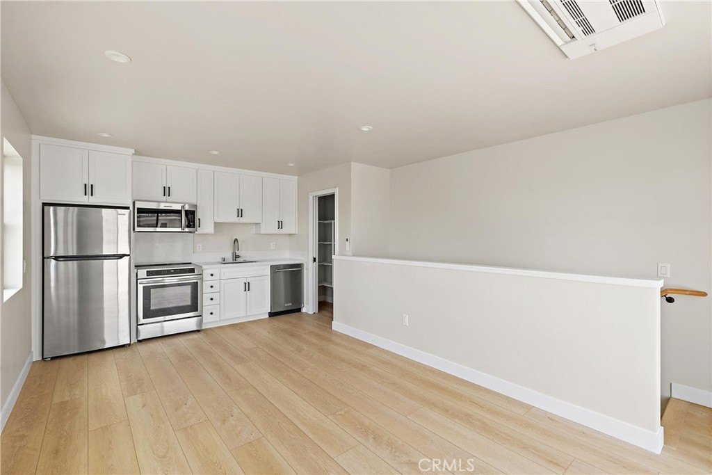 Cayucos, California, 93430, United States, 6 Bedrooms Bedrooms, ,5.5 BathroomsBathrooms,Residential,Forsale,1899779