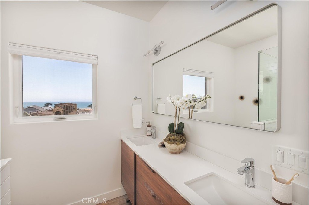 Cayucos, California, 93430, United States, 4 Bedrooms Bedrooms, ,4 BathroomsBathrooms,Residential,Forsale,2009013