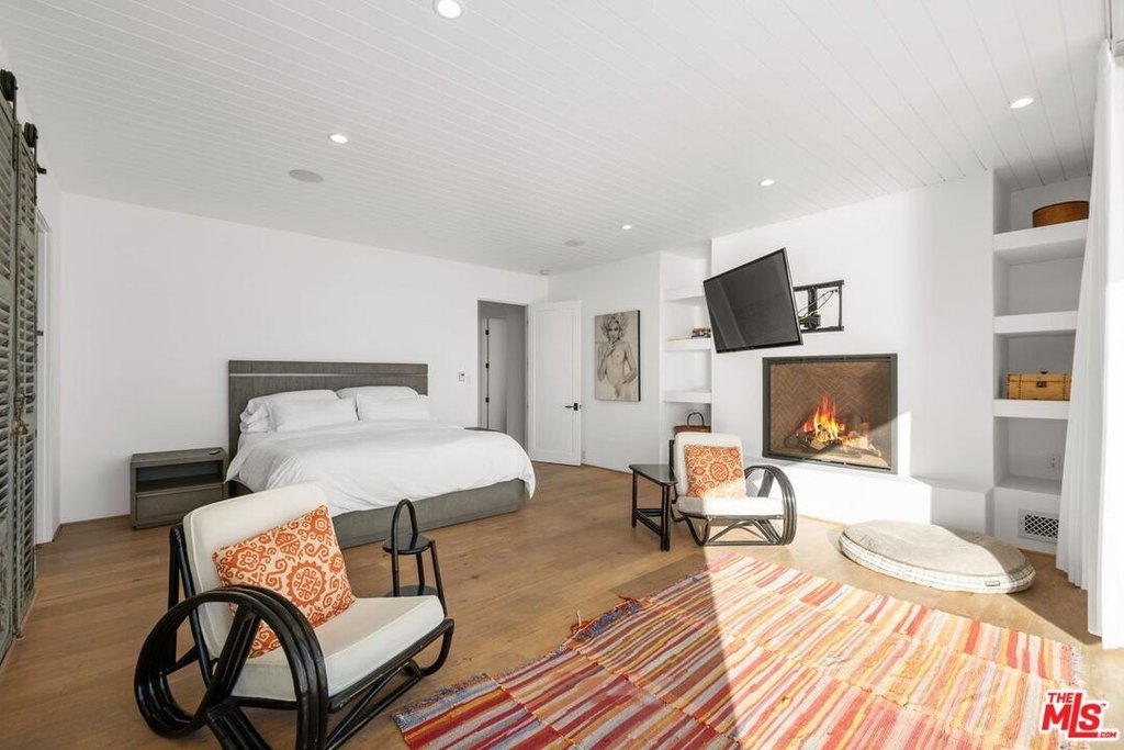 Malibu, California, 90265, United States, 3 Bedrooms Bedrooms, ,2.5 BathroomsBathrooms,Residential,Forsale,1922130