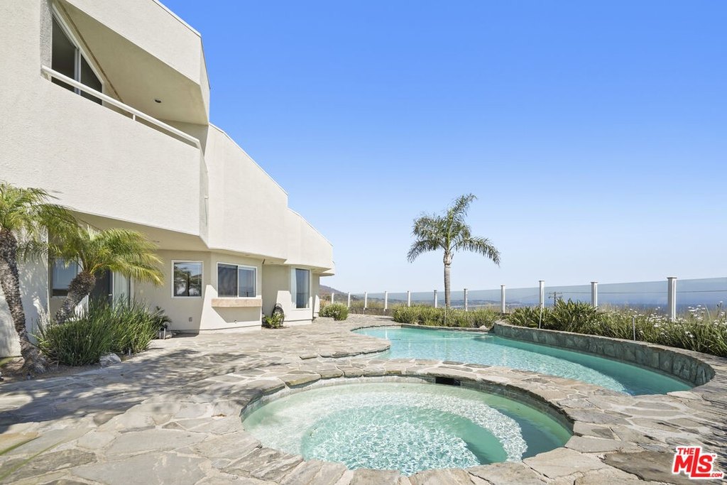 Malibu, California, 90265, United States, 4 Bedrooms Bedrooms, ,5 BathroomsBathrooms,Residential,Forsale,2001435