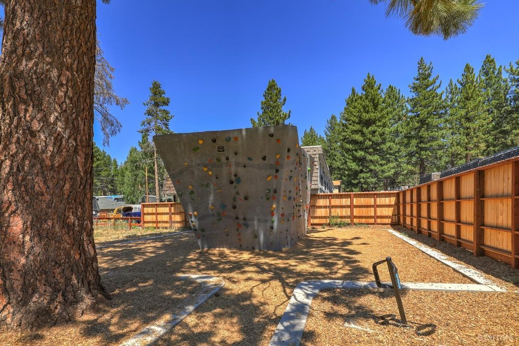 South Lake Tahoe, California, 96150, United States, ,Residential,Forsale,1920149