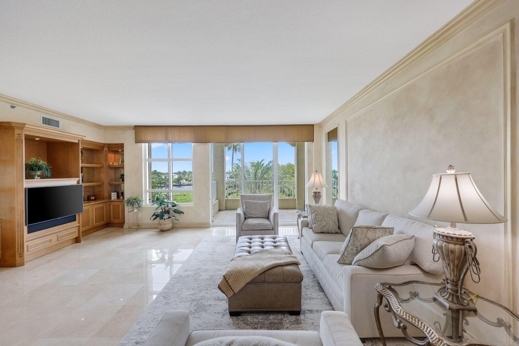 Highland Beach, Florida, 33487, United States, 2 Bedrooms Bedrooms, ,2.5 BathroomsBathrooms,Residential,Forsale,2009905