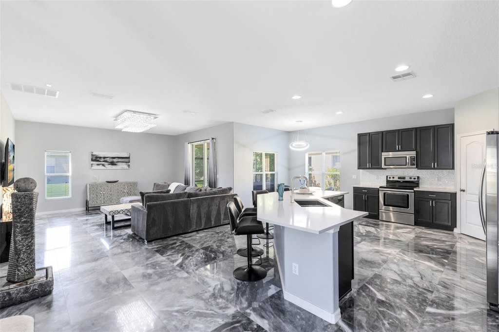 WINTER GARDEN, Florida, 34787, United States, 4 Bedrooms Bedrooms, ,3 BathroomsBathrooms,Residential,Forsale,1919167