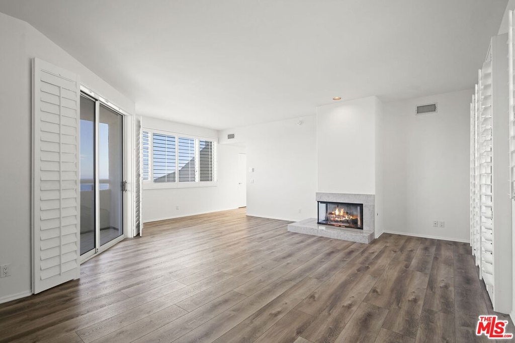 Malibu, California, 90265, United States, 4 Bedrooms Bedrooms, ,5 BathroomsBathrooms,Residential,Forsale,2001435