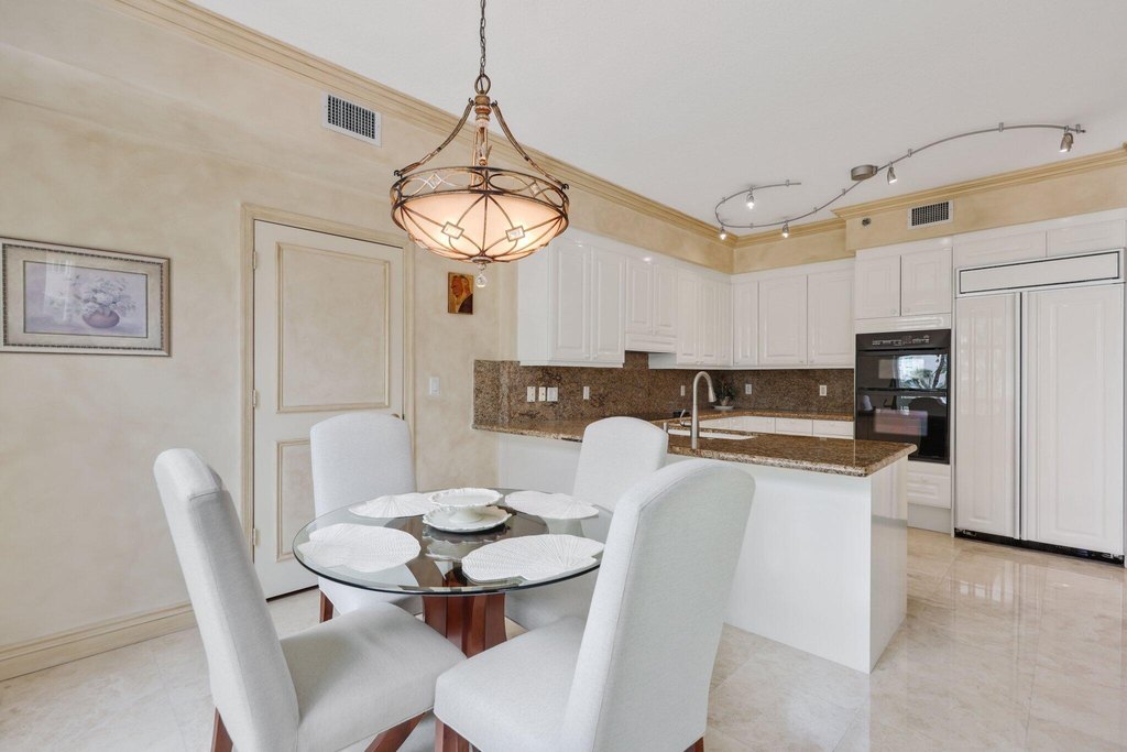 Highland Beach, Florida, 33487, United States, 2 Bedrooms Bedrooms, ,2.5 BathroomsBathrooms,Residential,Forsale,2009905